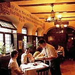 Altdeutsche Weinstuben Hotel 3*