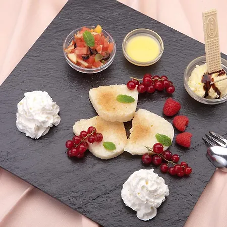 Hotel Altdeutsche Weinstuben 3*