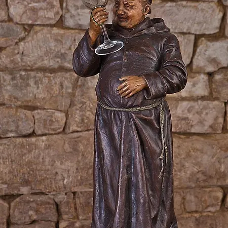 Hotel Altdeutsche Weinstuben 3*