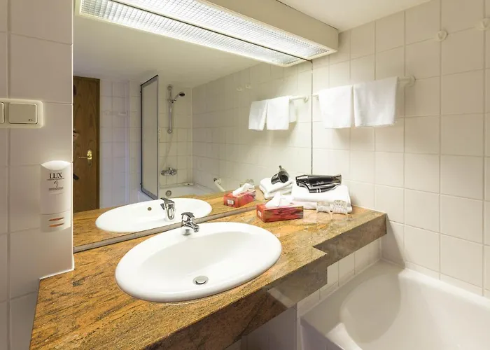 Altdeutsche Weinstuben Hotel 3*