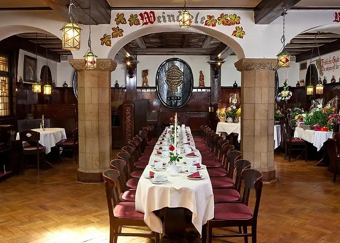 Altdeutsche Weinstuben Hotel 3*